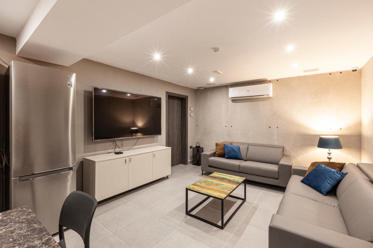 Charming,Comfortable And Centrally Located Group Accomodation Gzira Экстерьер фото